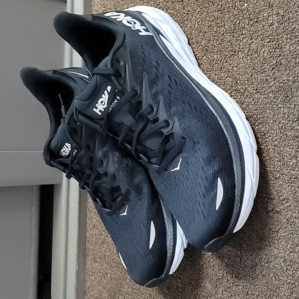 Hoka Clifton 8